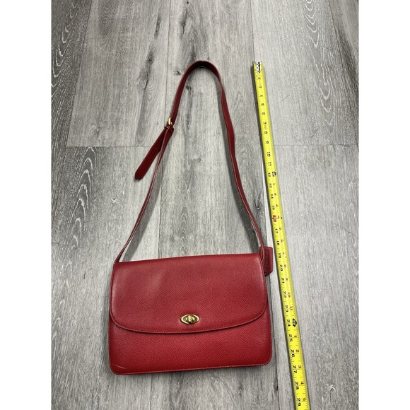 Vinntage COACH 4403 Turnlock Shoulder Bag Red Leather City Bag Made In Italy - Picture 11 of 12